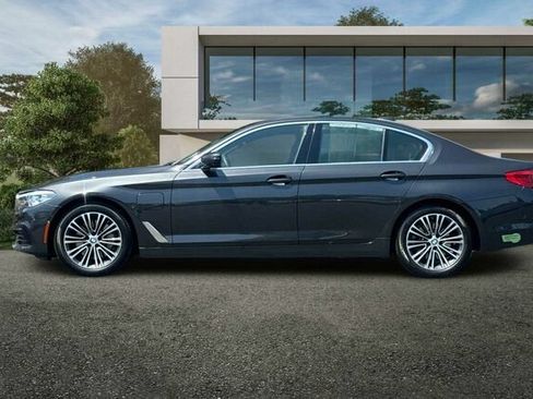Used 2020 BMW 530e xDrive w/ Premium Package AWD/4WD image 7