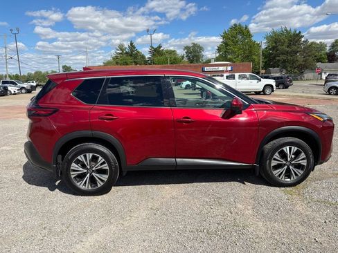 Used 2021 Nissan Rogue SV AWD/4WD image 2