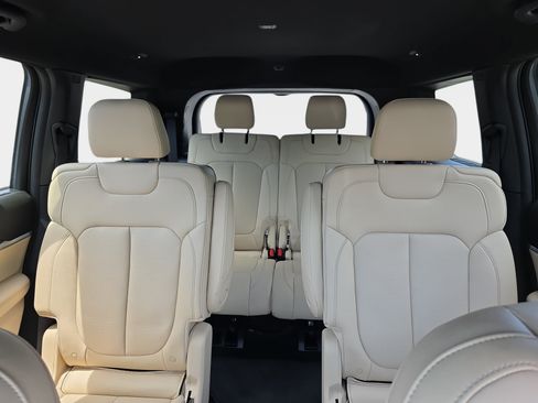 Certified 2023 Jeep Grand Cherokee L Limited w/ Luxury Tech Group II AWD/4WD image 29
