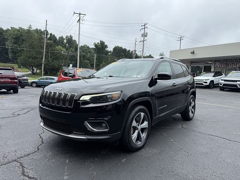 Used 2019 Jeep Cherokee Limited AWD/4WD image 3