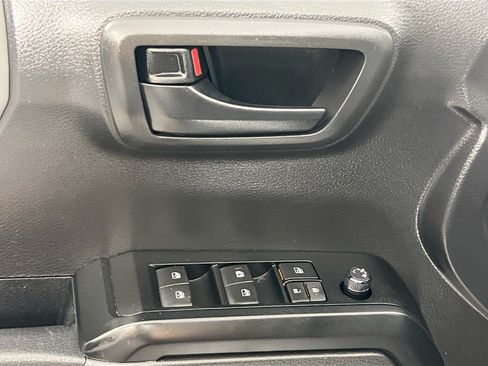 Used 2023 Toyota Tacoma SR AWD/4WD image 16