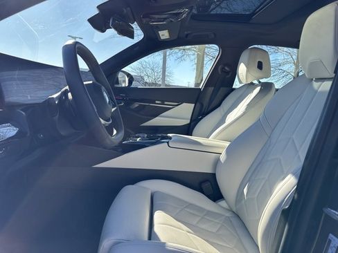 Certified 2024 BMW 530i xDrive w/ Premium Package image 10