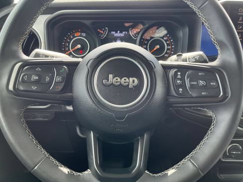 Used 2025 Jeep Wrangler Unlimited Sport AWD/4WD image 23