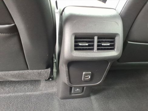 Used 2024 GMC Terrain SLT AWD/4WD image 27