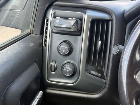 Used 2018 Chevrolet Silverado 1500 LT w/ LT Eassist Package AWD/4WD image 15