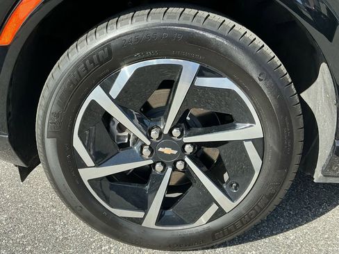 Used 2025 Chevrolet Equinox EV LT image 25