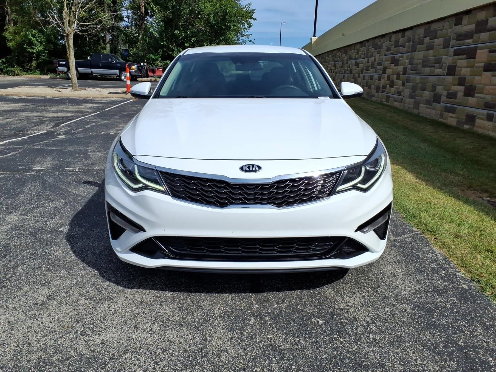 Used 2020 Kia Optima LX FWD image 3
