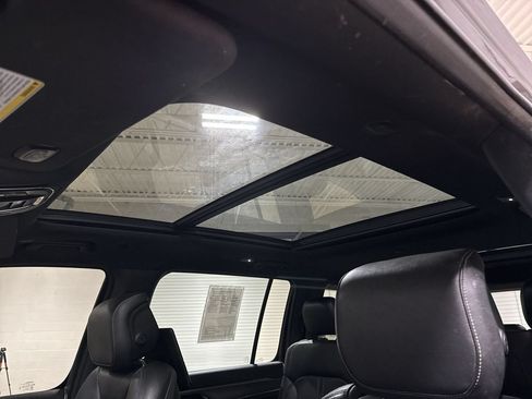 Used 2023 Jeep Wagoneer Series II AWD/4WD image 20