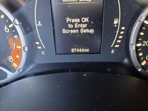 Used 2016 Jeep Renegade Latitude FWD image 28