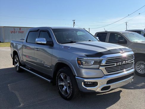 Used 2022 RAM 1500 Laramie AWD/4WD image 11