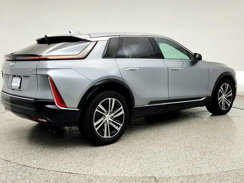 Used 2025 Cadillac Lyriq Luxury RWD image 5