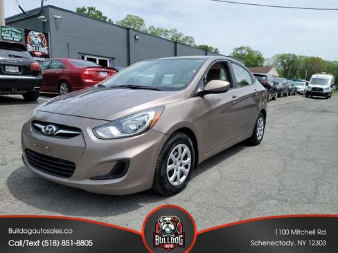 Used 2012 Hyundai Accent GLS FWD image 1