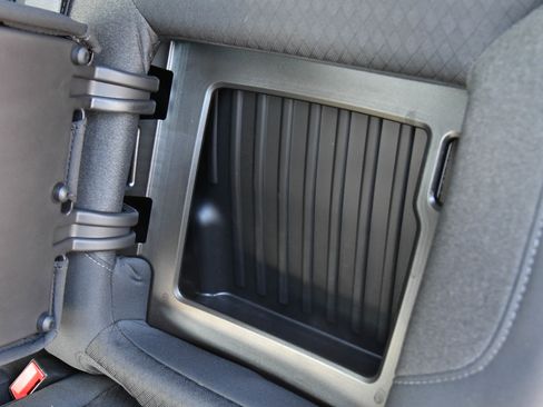 Used 2023 GMC Sierra 1500 Elevation image 37