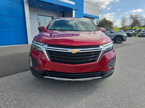 Used 2023 Chevrolet Equinox LT image 2