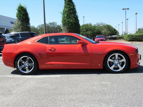 Used 2010 Chevrolet Camaro SS w/ RS Package RWD image 2