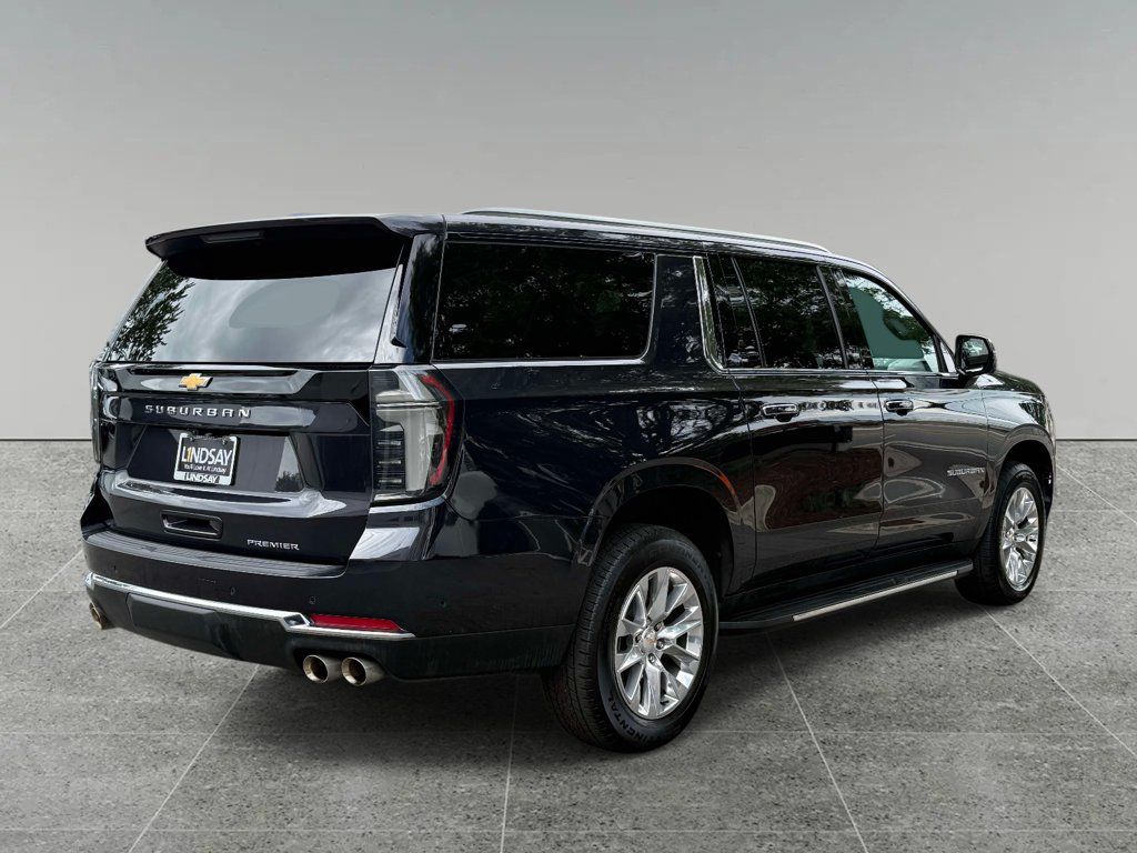 Used 2026 Chevrolet Suburban Premier AWD/4WD image 10