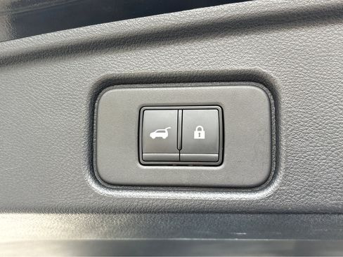 Used 2025 Nissan Pathfinder SV w/ SV Premium Package image 28