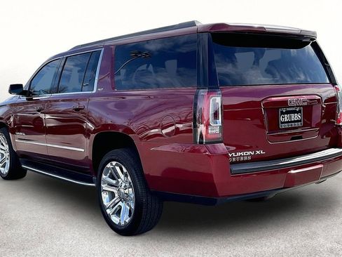 Used 2017 GMC Yukon XL SLT w/ Premium Edition image 17