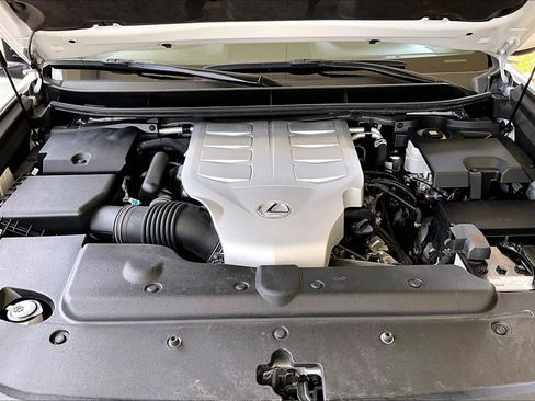 Used 2023 Lexus GX 460 Luxury w/ Accessory Package AWD/4WD image 29
