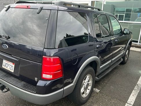 Used 2002 Ford Explorer XLT image 2
