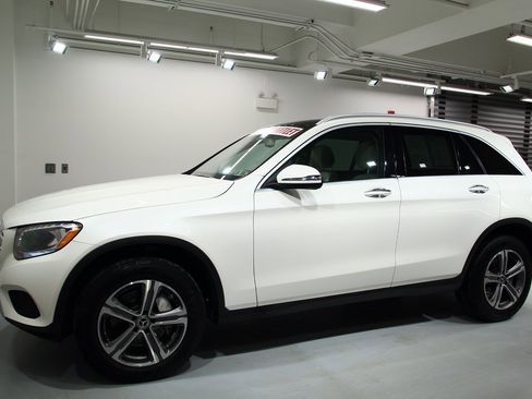 Certified 2019 Mercedes-Benz GLC 300 4MATIC image 16