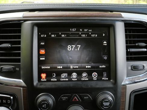 Used 2017 RAM 1500 Laramie AWD/4WD image 22