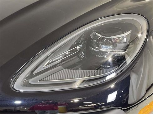 New 2026 Porsche Macan image 11