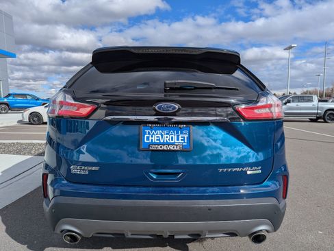 Used 2020 Ford Edge Titanium image 32