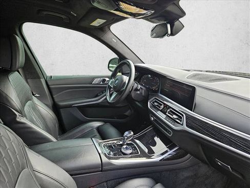 Used 2022 BMW X7 M50i AWD/4WD image 11