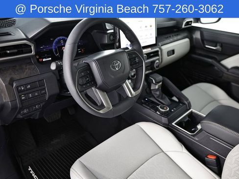 Used 2025 Toyota Tacoma Limited AWD/4WD image 21