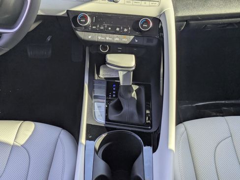 New 2026 Hyundai Elantra Limited FWD image 19