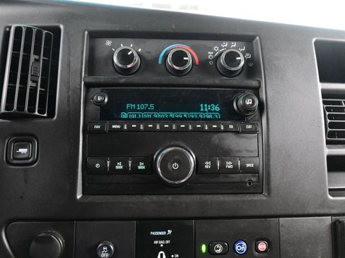 Used 2019 Chevrolet Express 3500 w/ Driver Convenience Package image 18