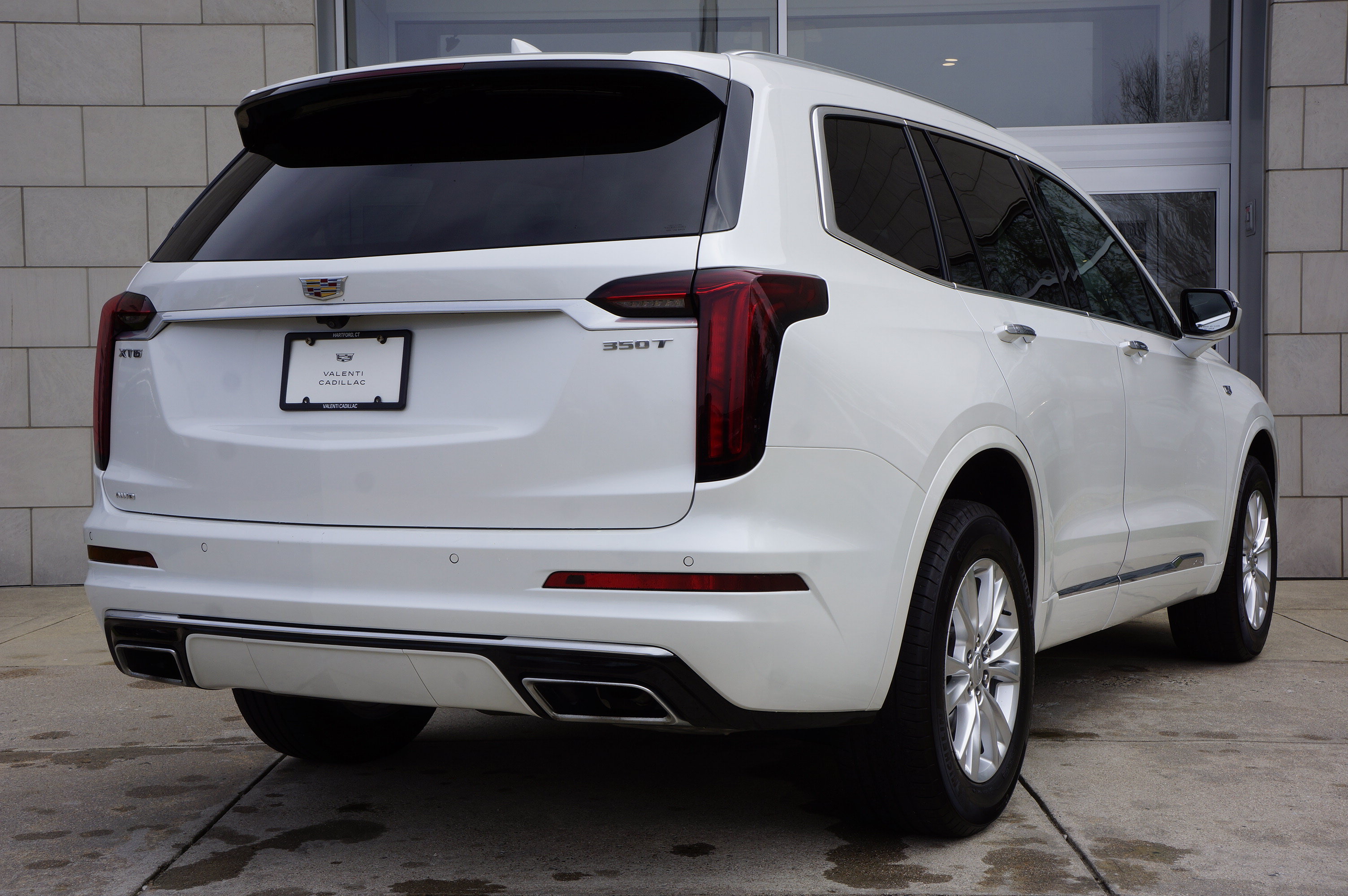 Used 2024 Cadillac XT6 Luxury AWD/4WD image 5