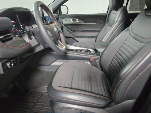 Used 2025 Ford Explorer ST-Line RWD image 5