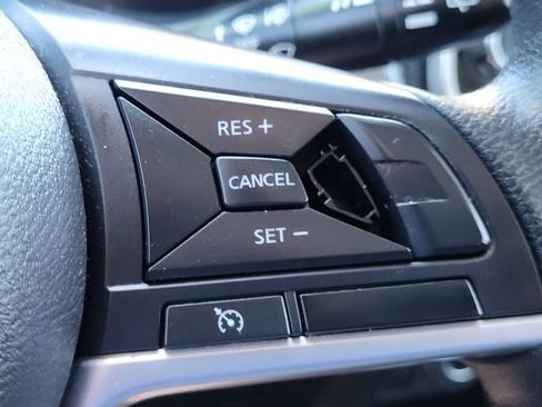 Used 2020 Nissan Kicks S image 12