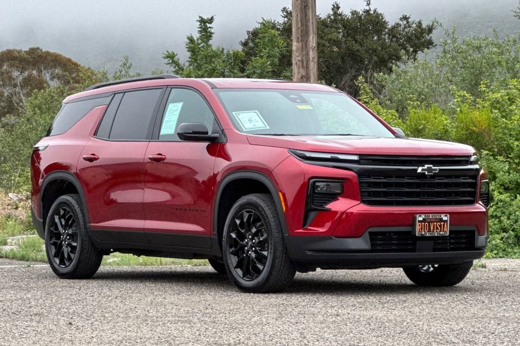 New 2026 Chevrolet Traverse LT w/ Midnight/Sport Edition FWD image 2