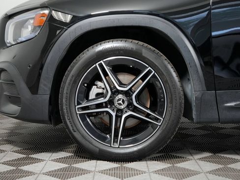 Certified 2022 Mercedes-Benz GLB 250 4MATIC image 9
