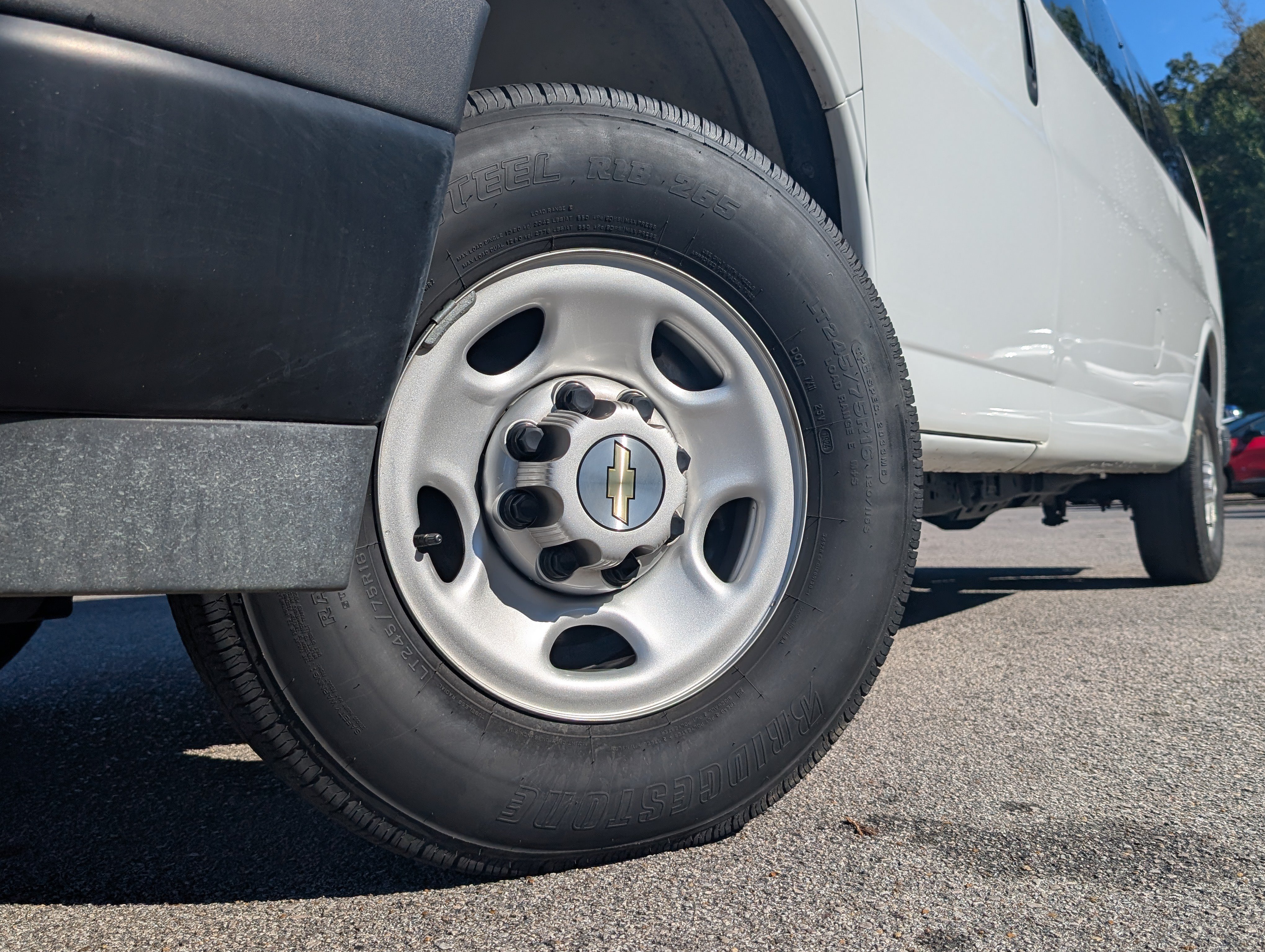 Used 2024 Chevrolet Express 3500 LS RWD image 30