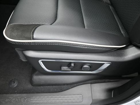 Used 2025 RAM 1500 Laramie image 13