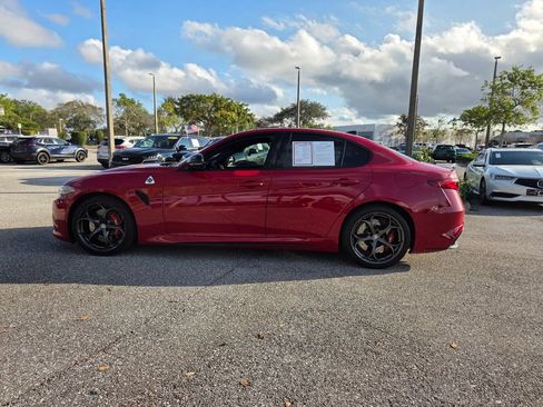Used 2023 Alfa Romeo Giulia Quadrifoglio image 6