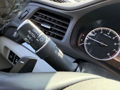 Used 2019 Acura ILX FWD image 29