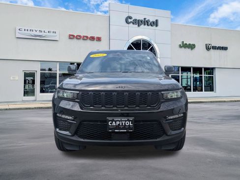 Used 2025 Jeep Grand Cherokee Limited w/ Trailer Tow Package AWD/4WD image 8