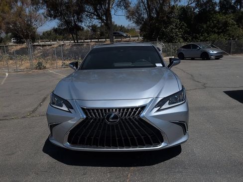 Used 2023 Lexus ES 350 w/ Premium Package FWD image 2