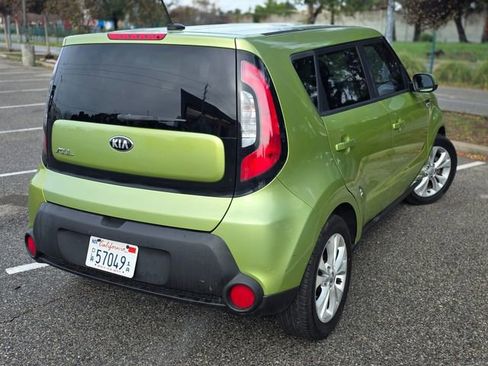 Used 2015 Kia Soul + image 12