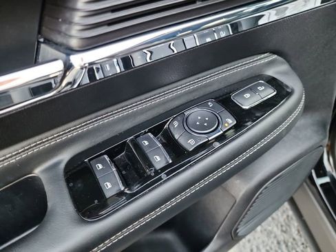 Used 2022 Lincoln Corsair Reserve image 11