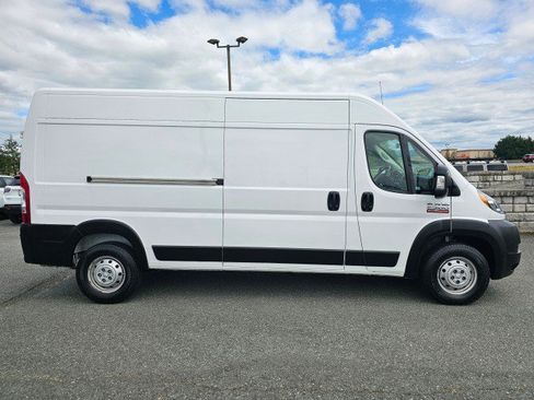 Used 2021 RAM ProMaster 2500 FWD image 2