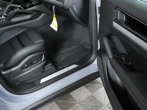 New 2026 Porsche Cayenne S image 24