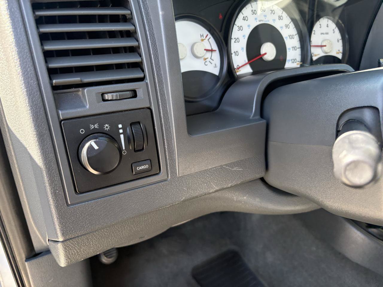 Used 2006 Dodge Dakota ST w/ Trailer Tow Group RWD image 22