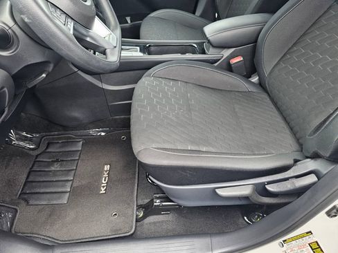 Used 2024 Nissan Kicks SV FWD image 13
