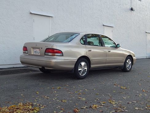Used 1997 Toyota Avalon XL image 7